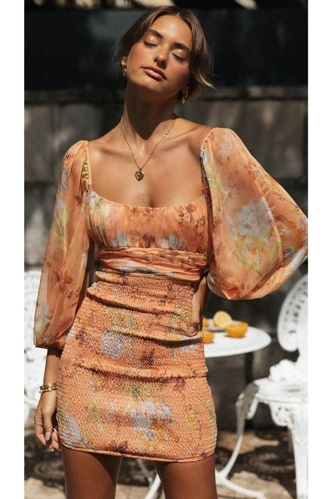 Balloon-Sleeve Dress with an Open Back Main image