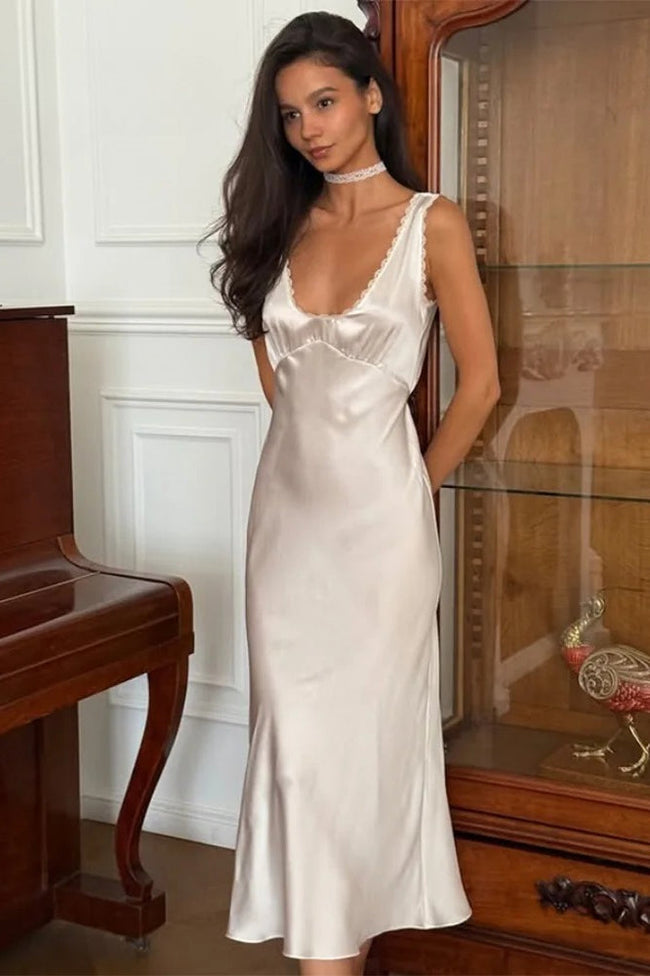Bodycon Sleeveless Maxi Dress with Lace Details Main image